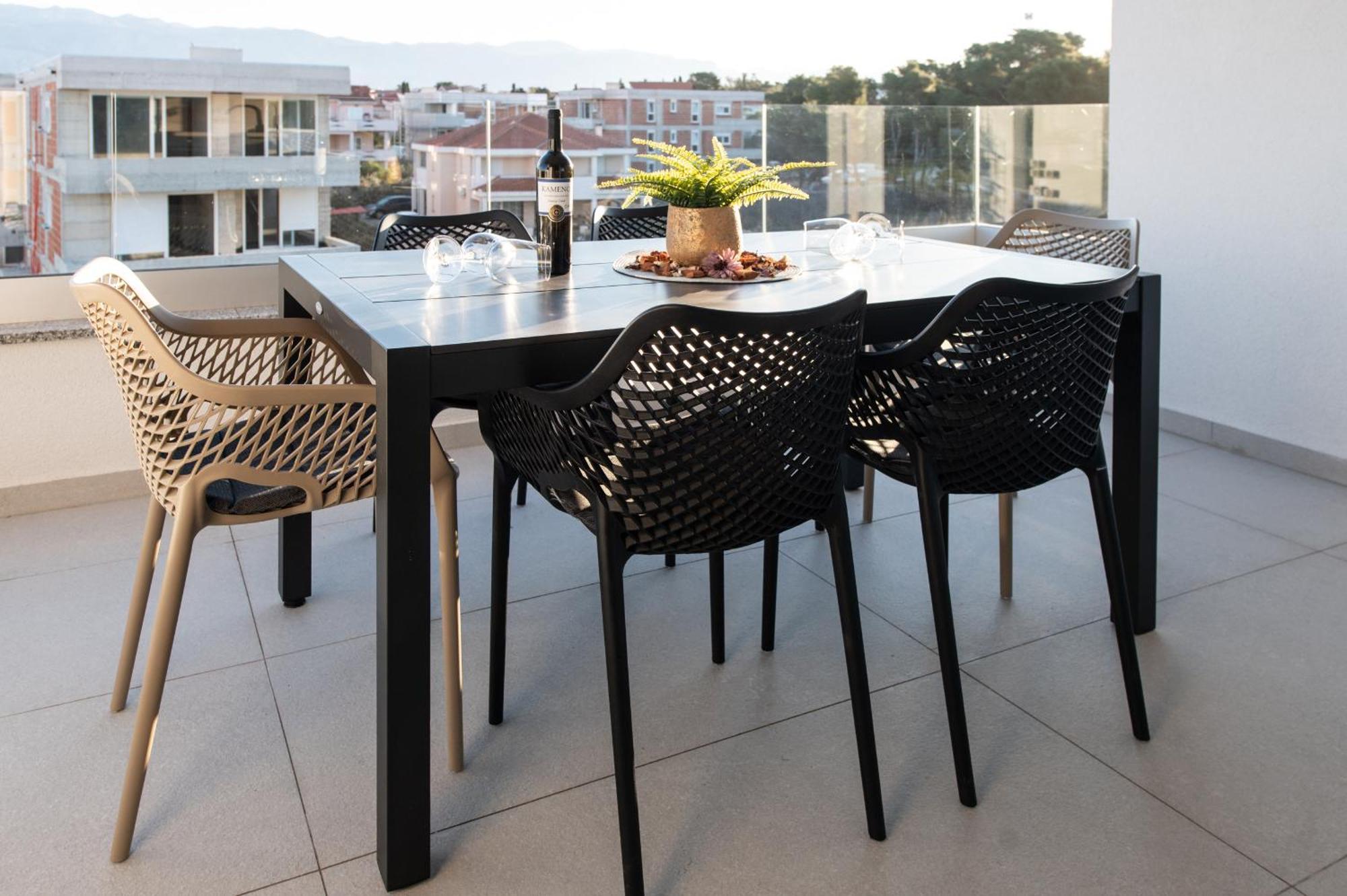 Olive Garden 2 Apartment Novalja
